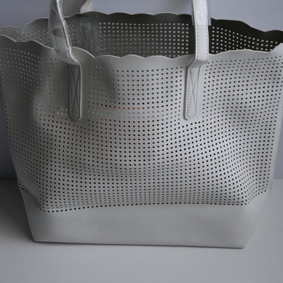 Neiman Marcus White Mesh Tote Bag - Picture 3 of 8